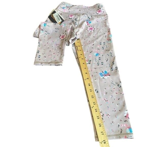 BECCO Cross Front Capris Women’s Mid Rise Stretch Athletic Pants Leggings Size S - Picture 6 of 11